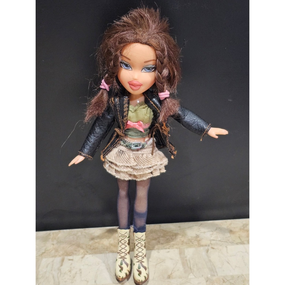 Bratz Doll‎ Style It Up Fashion Doll Yasmin Blue Eyes Brown Hair